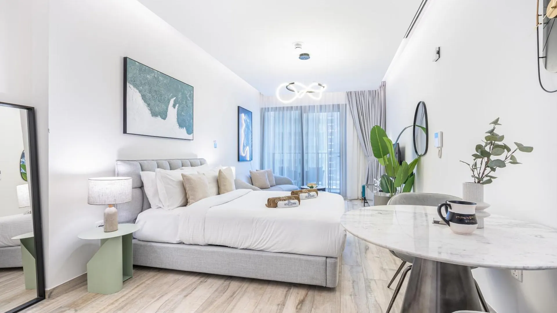 Exquisite Modern Home Minutes From Downtown Dubai United Arab Emirates